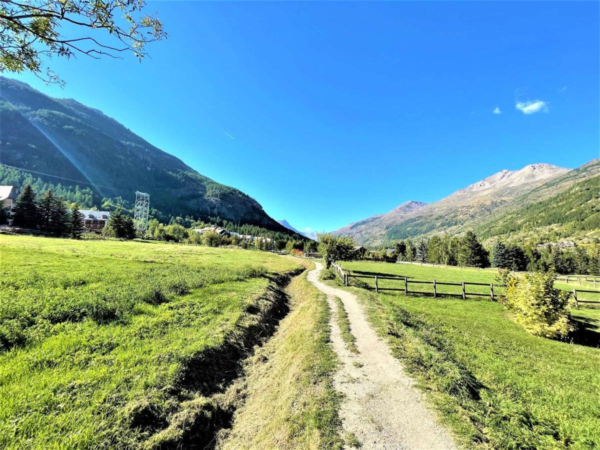 Studio Renove Pres Des Pistes, Parking, Cuisine Equipee - Fr-1-330F-63 Serre Chevalier Luaran gambar